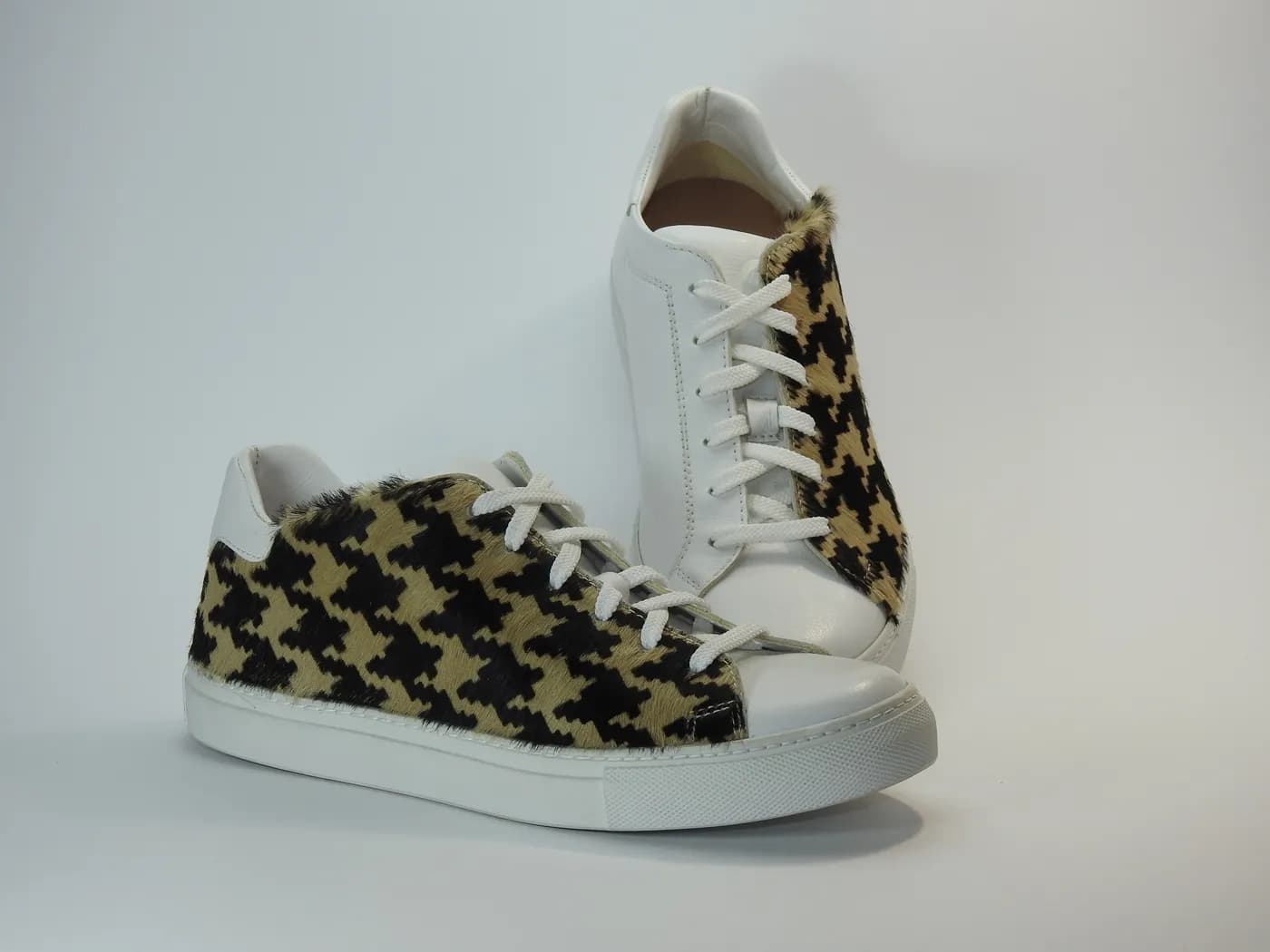 Calzatura 4 retro